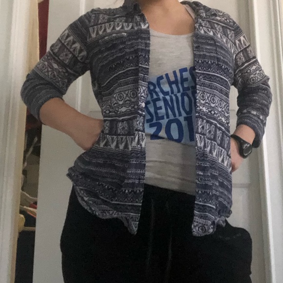 Patterned button up - Picture 4 of 5